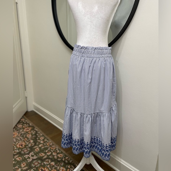 Tuckernuck Blue White Stripe Eyelet Embroidered Cinzia Coastal Skirt - Picture 4 of 7